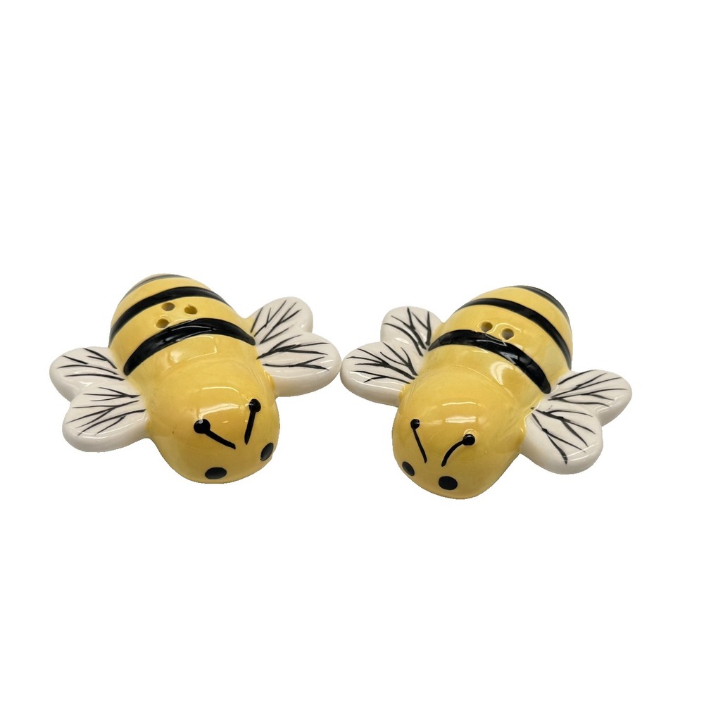 Ceramic Bumble Bee Honey Bee Salt & Pepper Shakers Farmhouse Garden Decor